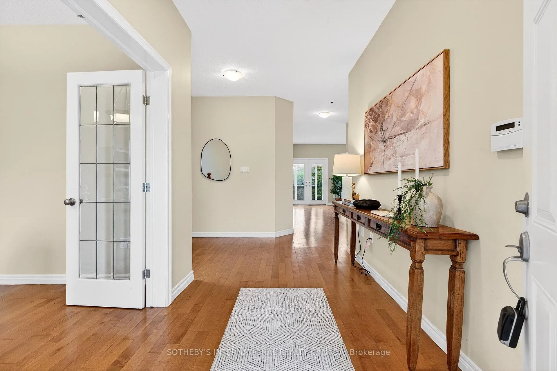 Photo 3 of 40 Maplevale Drive, Hamilton, Ancaster — HOMEH
