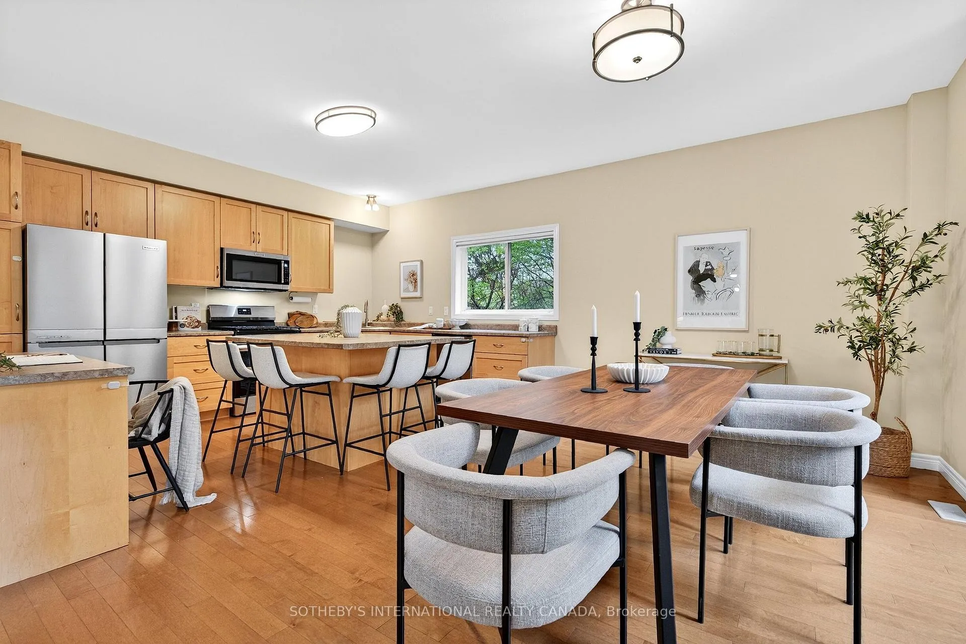 Photo 11 of 40 Maplevale Drive, Hamilton, Ancaster — HOMEH