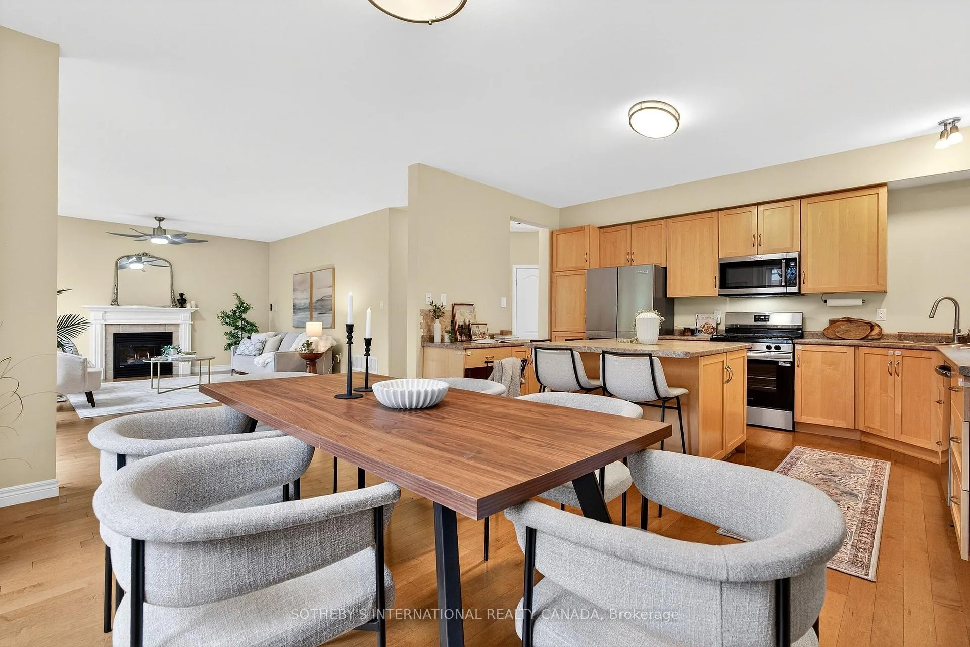 Photo 12 of 40 Maplevale Drive, Hamilton, Ancaster — HOMEH