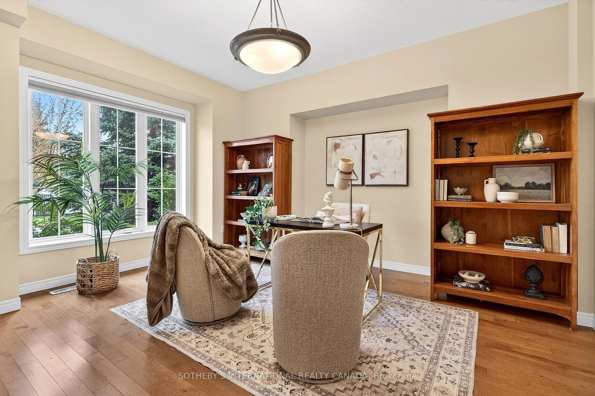 Photo 17 of 40 Maplevale Drive, Hamilton, Ancaster — HOMEH