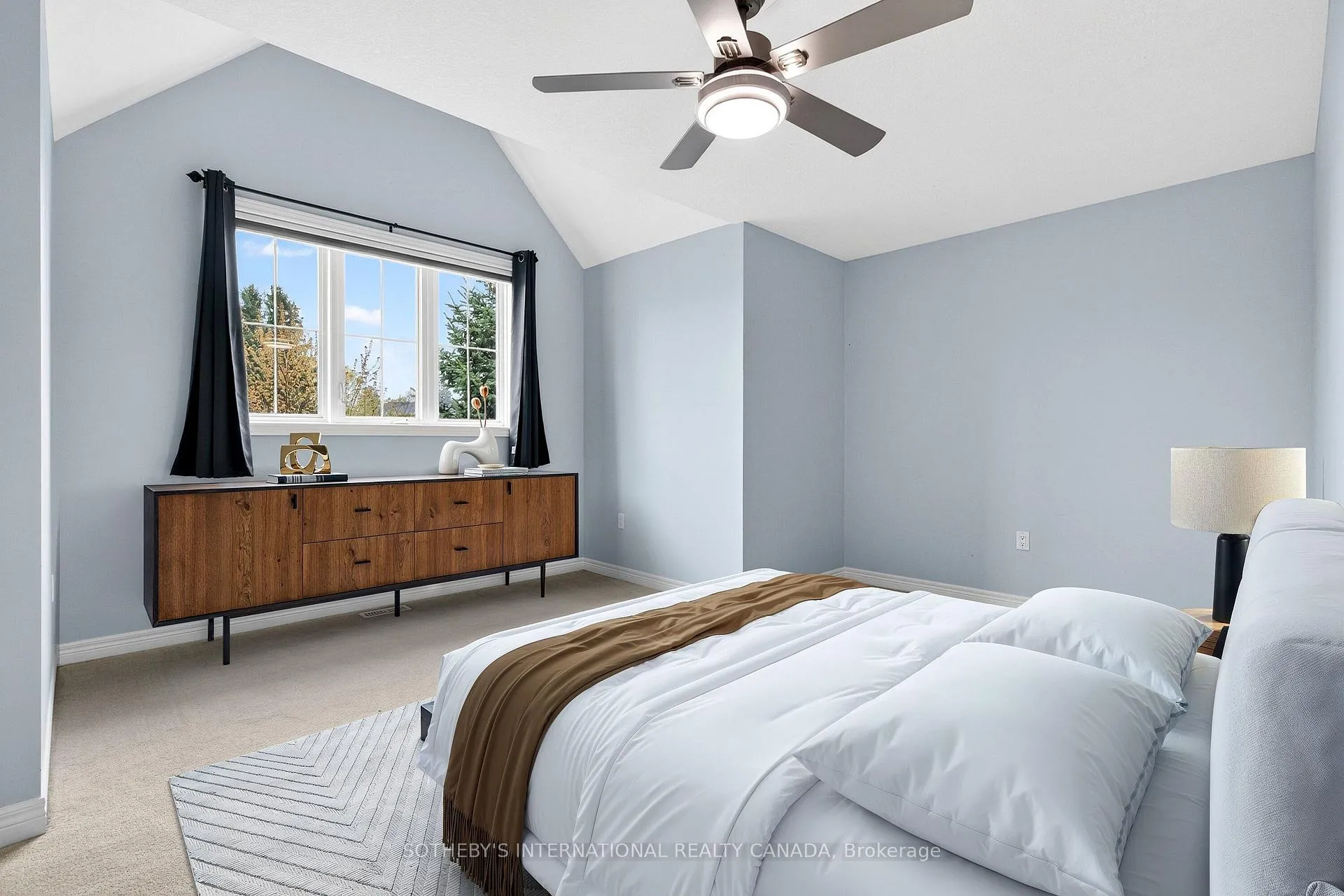 Photo 24 of 40 Maplevale Drive, Hamilton, Ancaster — HOMEH