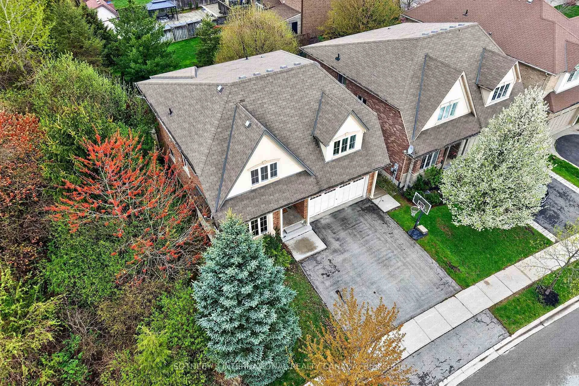 Photo 33 of 40 Maplevale Drive, Hamilton, Ancaster — HOMEH