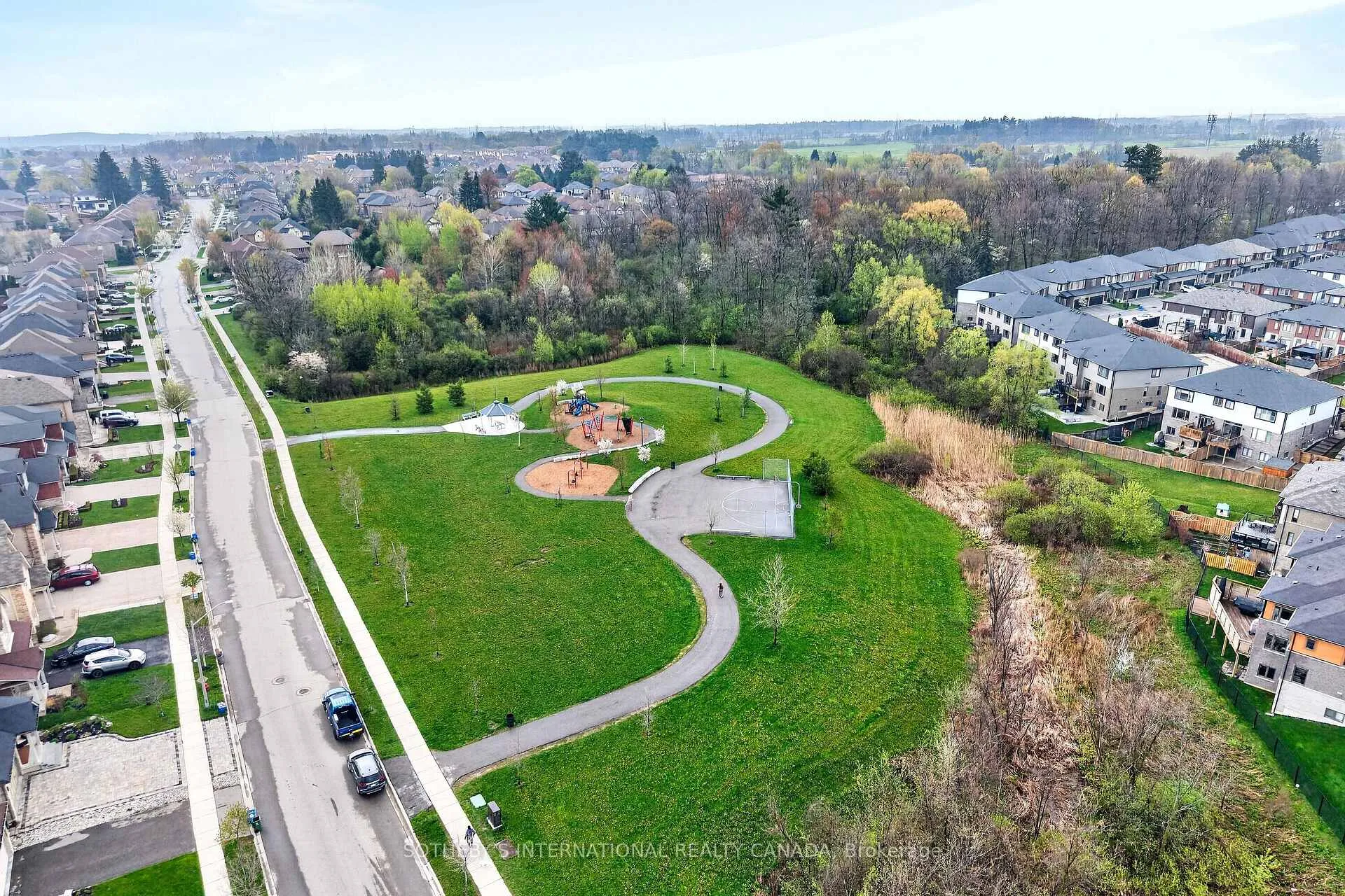 Photo 37 of 40 Maplevale Drive, Hamilton, Ancaster — HOMEH