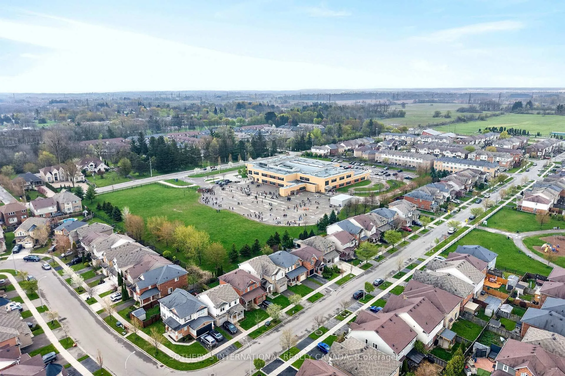 Photo 38 of 40 Maplevale Drive, Hamilton, Ancaster — HOMEH