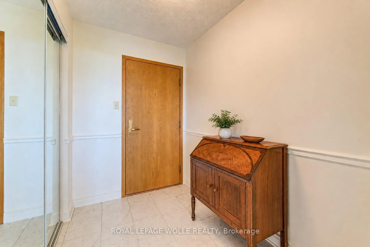 Photo 9 of Unit 1907, 6 Willow Street, Waterloo — HOMEH