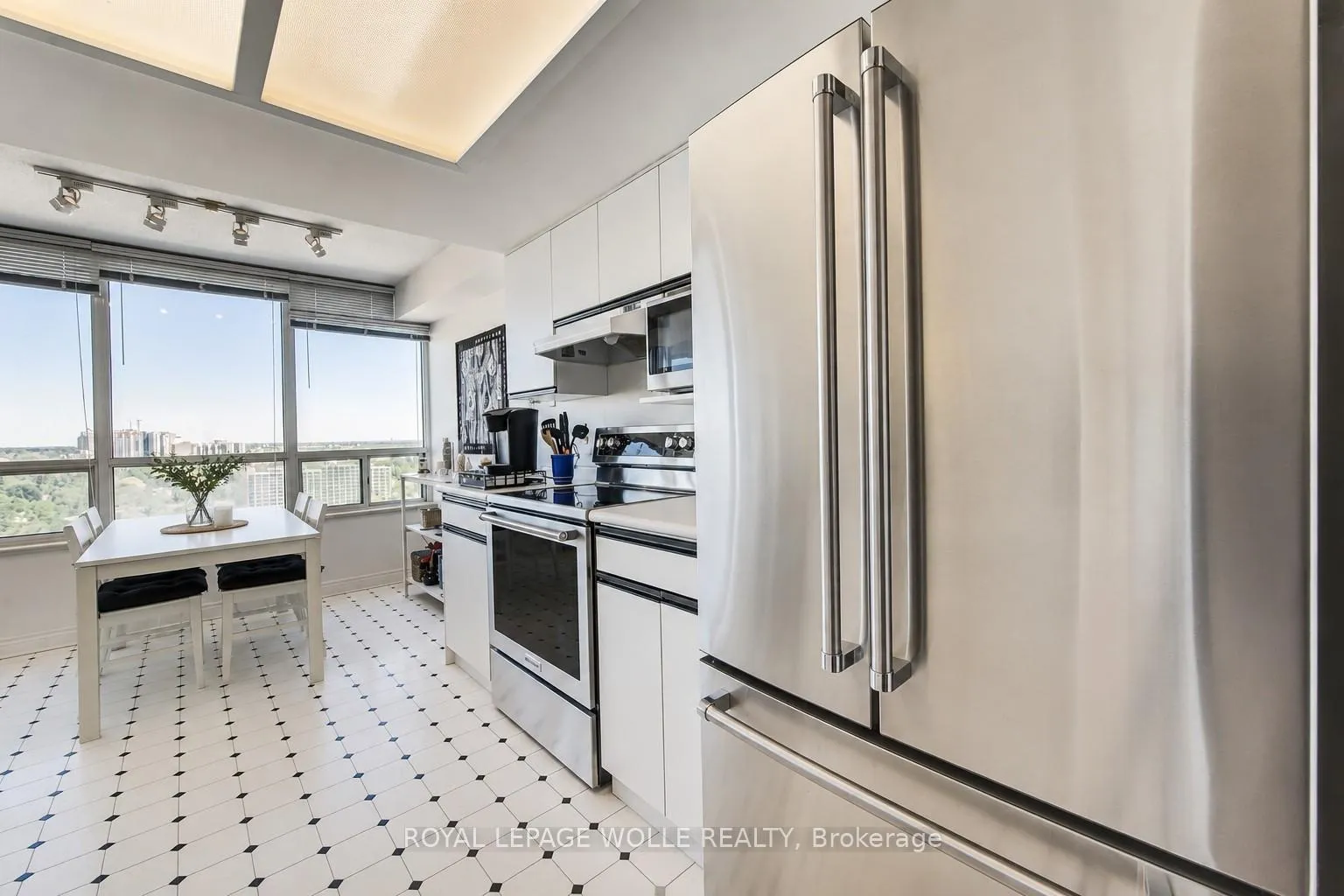 Photo 15 of Unit 1907, 6 Willow Street, Waterloo — HOMEH