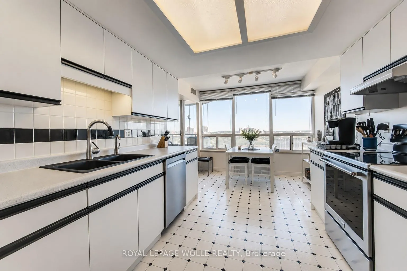 Photo 16 of Unit 1907, 6 Willow Street, Waterloo — HOMEH