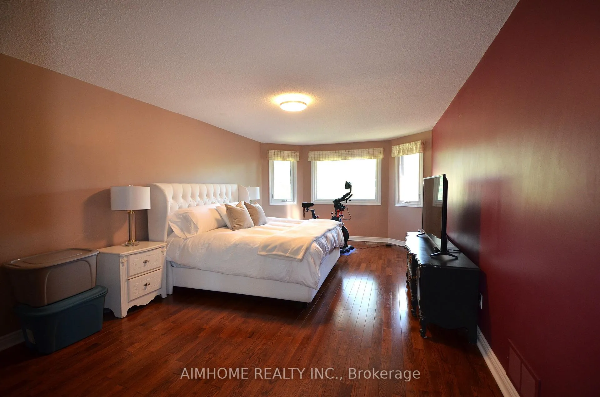 Photo 11 of 80 Golf Links Drive, Aurora, Aurora Highlands — HOMEH