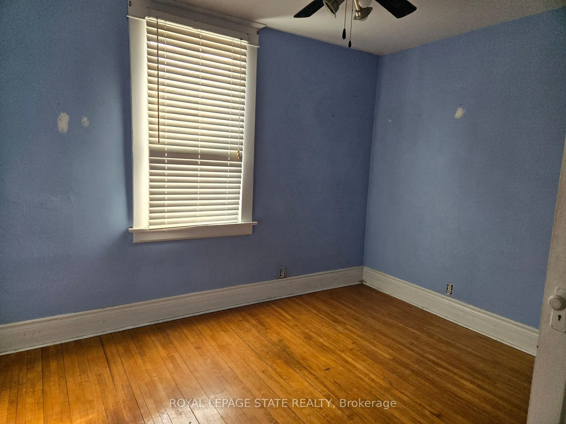 Photo 8 of 45 Chaplin Avenue, St. Catharines, Downtown — HOMEH
