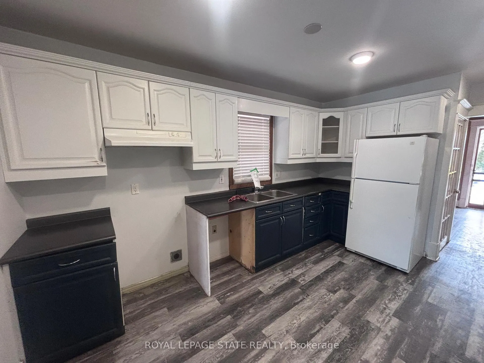 Photo 12 of 45 Chaplin Avenue, St. Catharines, Downtown — HOMEH
