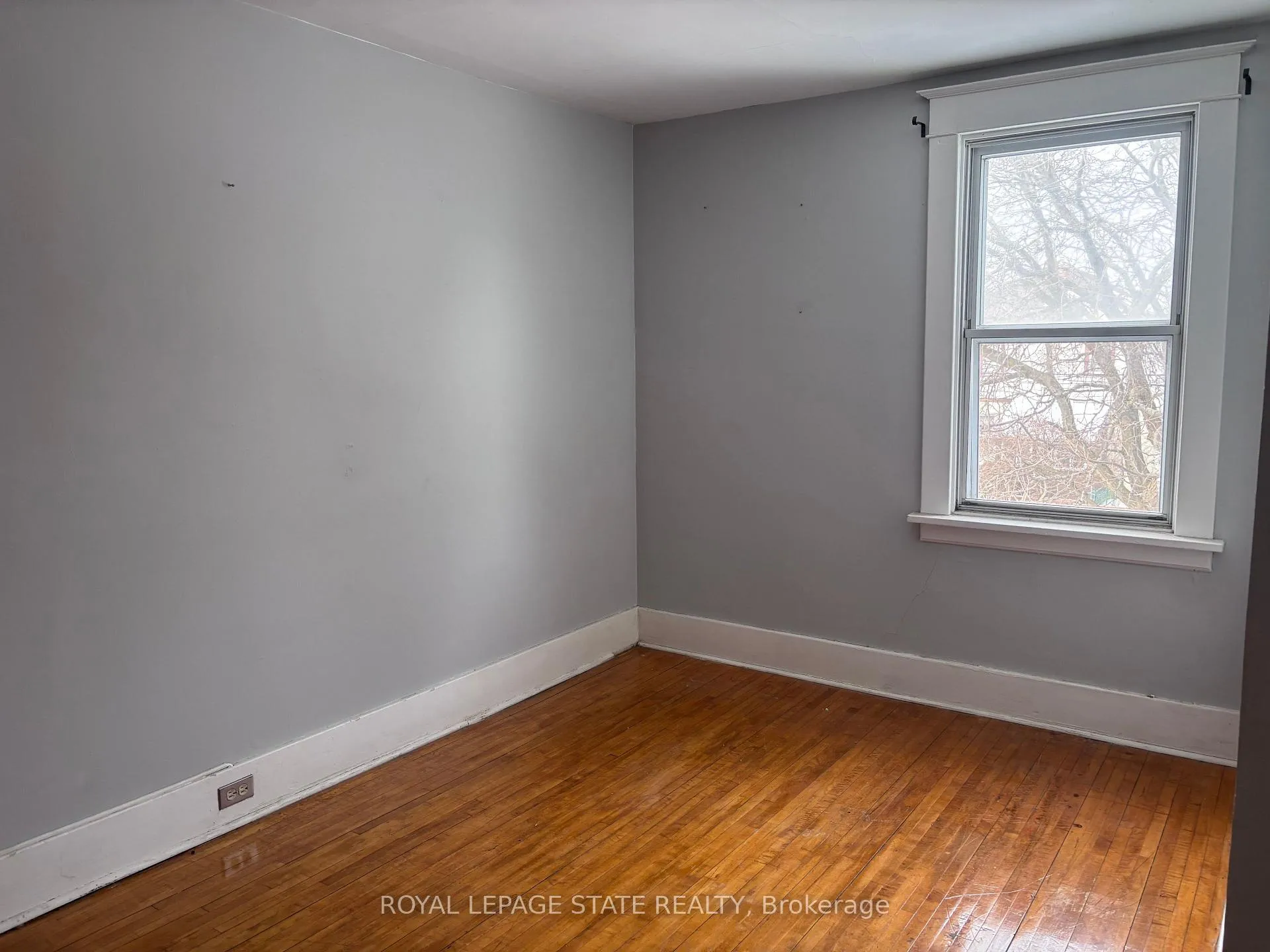 Photo 14 of 45 Chaplin Avenue, St. Catharines, Downtown — HOMEH