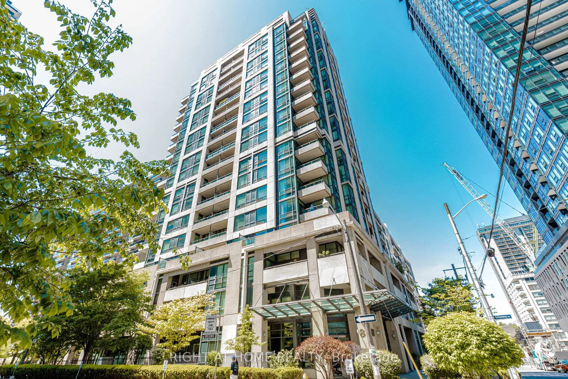 Photo 1 of Unit 1605, 88 Broadway Avenue E, Toronto, Mount Pleasant West — HOMEH