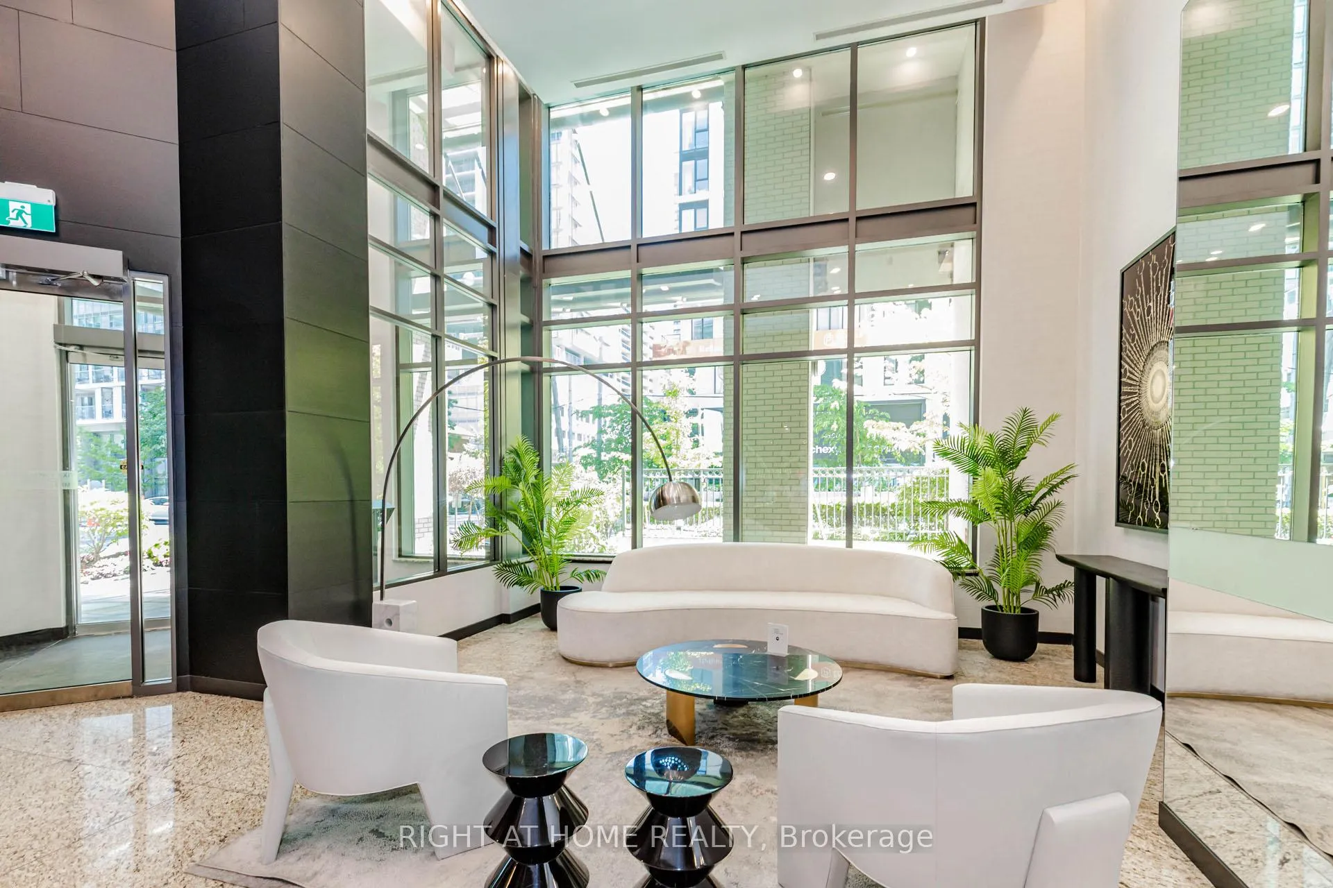 Photo 3 of Unit 1605, 88 Broadway Avenue E, Toronto, Mount Pleasant West — HOMEH