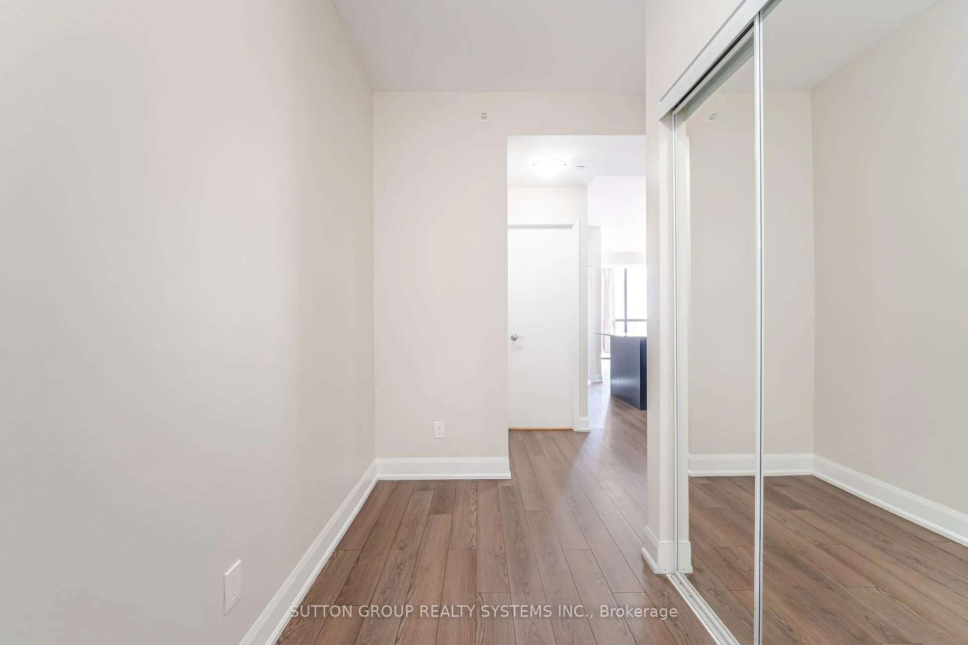 Photo 7 of Unit 2004, 2910 Highway 7 Road W, Vaughan, Concord — HOMEH