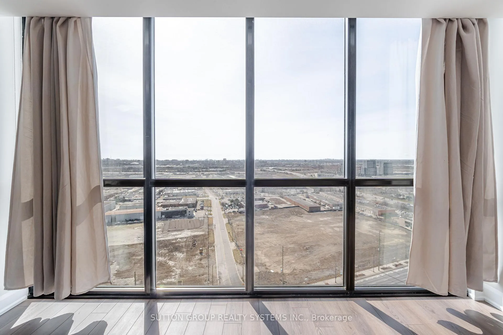 Photo 13 of Unit 2004, 2910 Highway 7 Road W, Vaughan, Concord — HOMEH