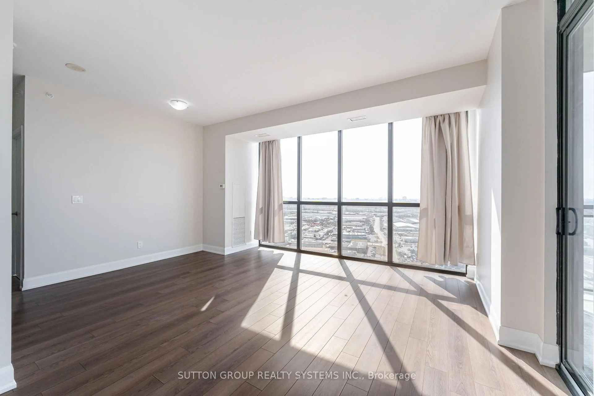 Photo 14 of Unit 2004, 2910 Highway 7 Road W, Vaughan, Concord — HOMEH