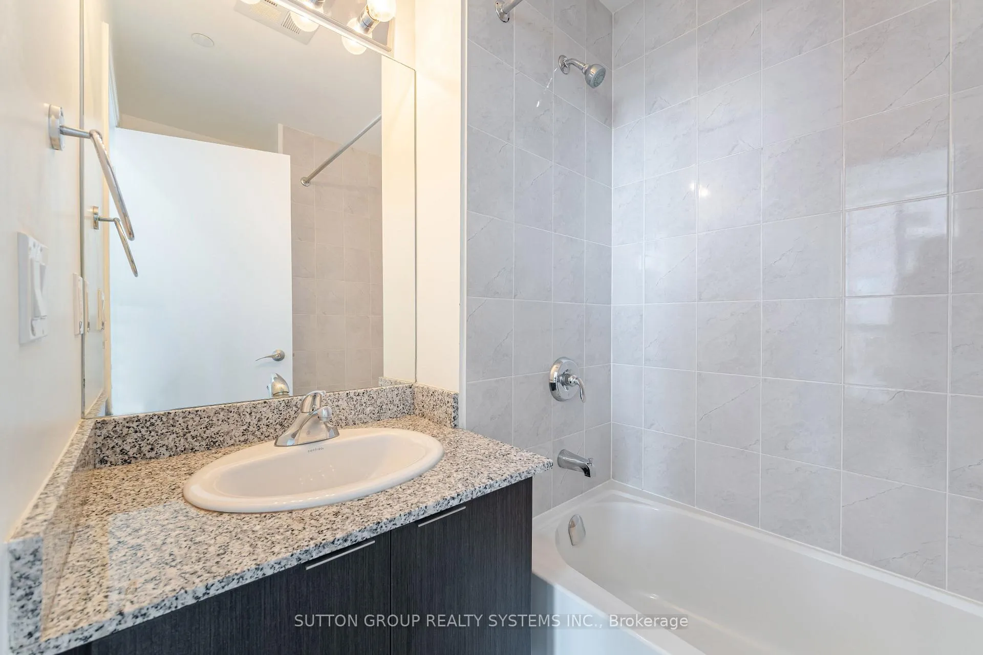 Photo 19 of Unit 2004, 2910 Highway 7 Road W, Vaughan, Concord — HOMEH