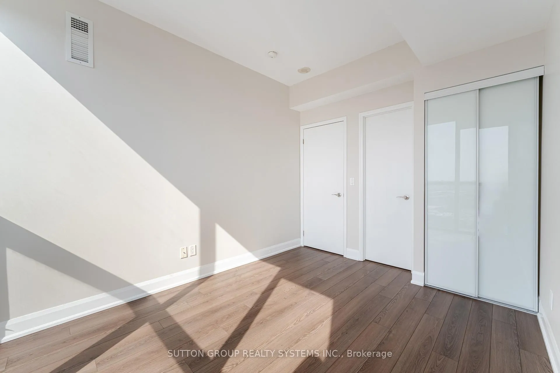 Photo 22 of Unit 2004, 2910 Highway 7 Road W, Vaughan, Concord — HOMEH