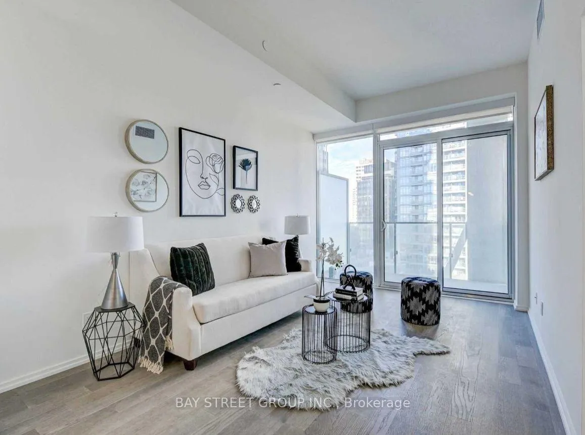 Photo 2 of Unit 1908, 5 Soudan Avenue, Toronto, Mount Pleasant West — HOMEH