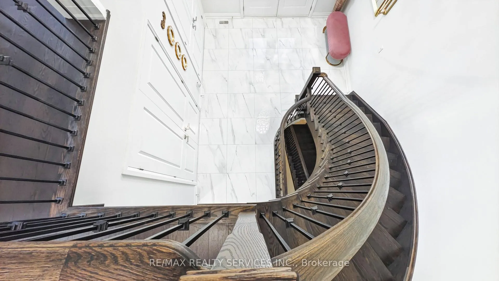 Photo 7 of 15 Rolling Rock Way, Brampton, Bram West — HOMEH