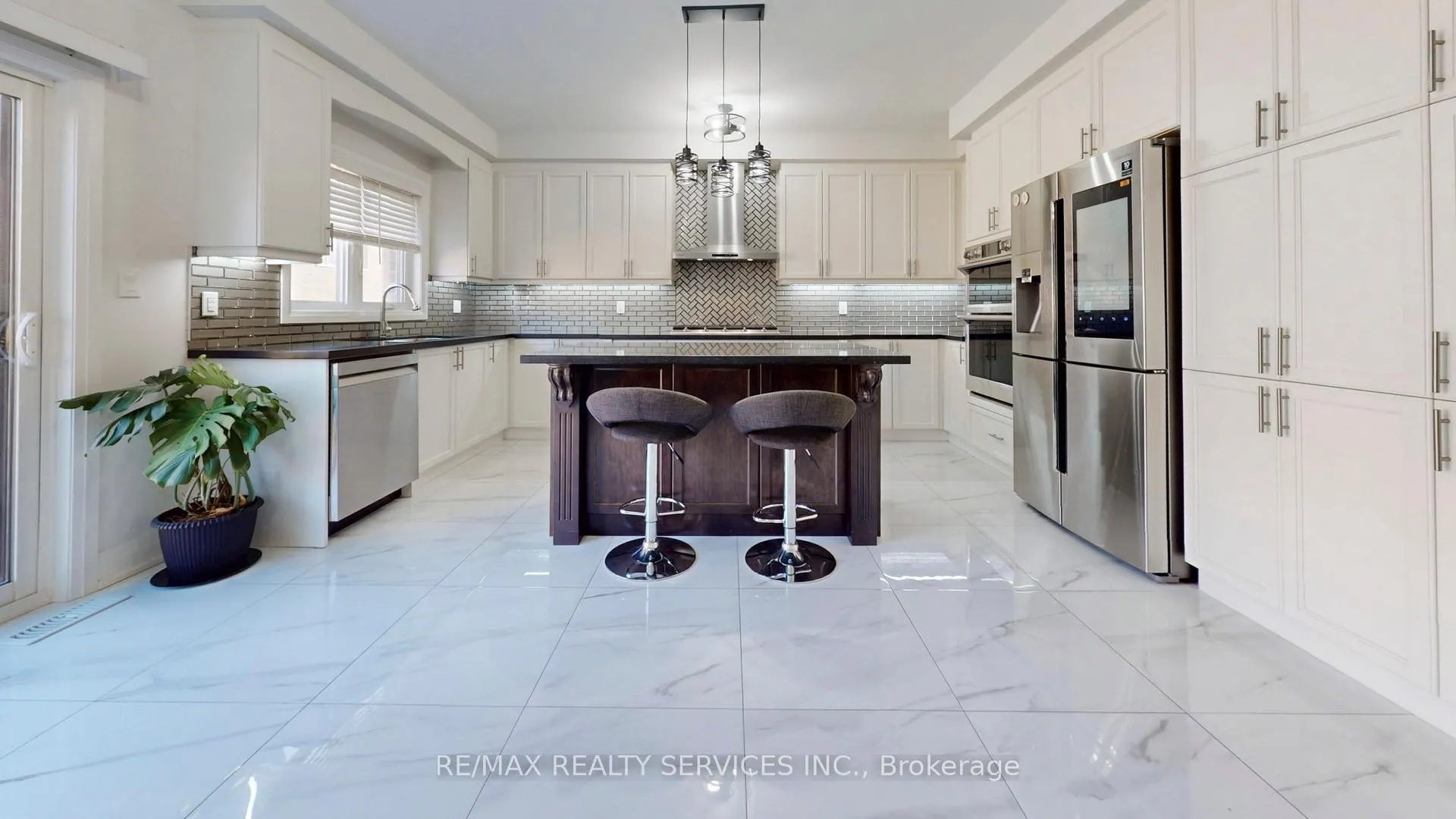 Photo 17 of 15 Rolling Rock Way, Brampton, Bram West — HOMEH