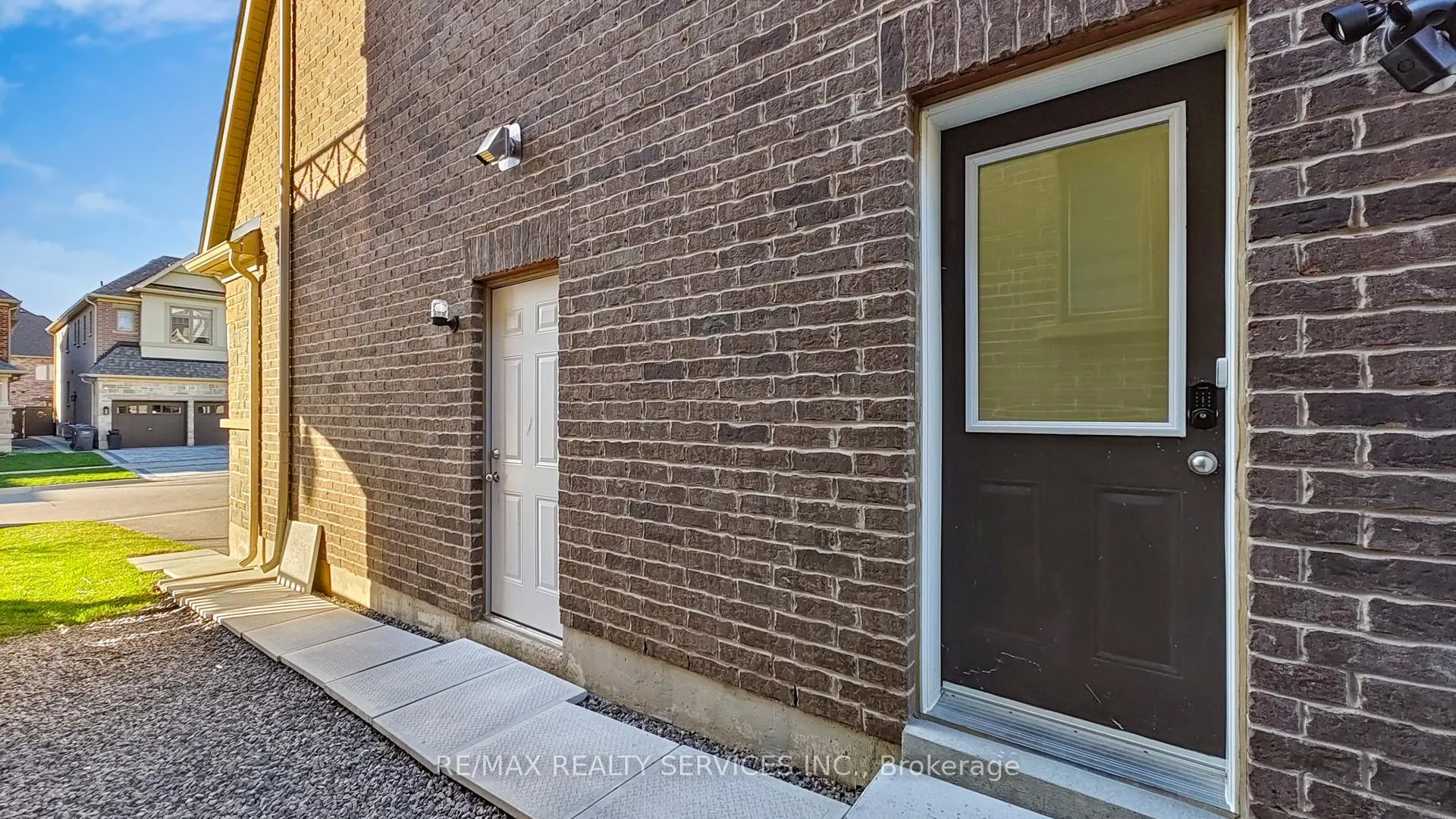 Photo 42 of 15 Rolling Rock Way, Brampton, Bram West — HOMEH