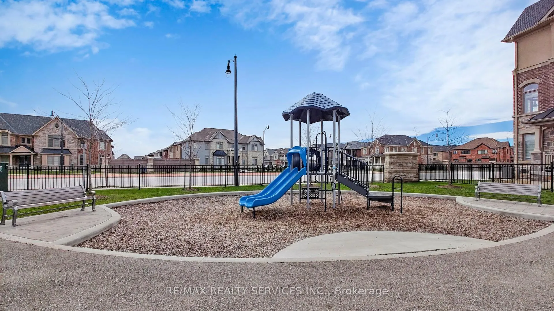 Photo 43 of 15 Rolling Rock Way, Brampton, Bram West — HOMEH