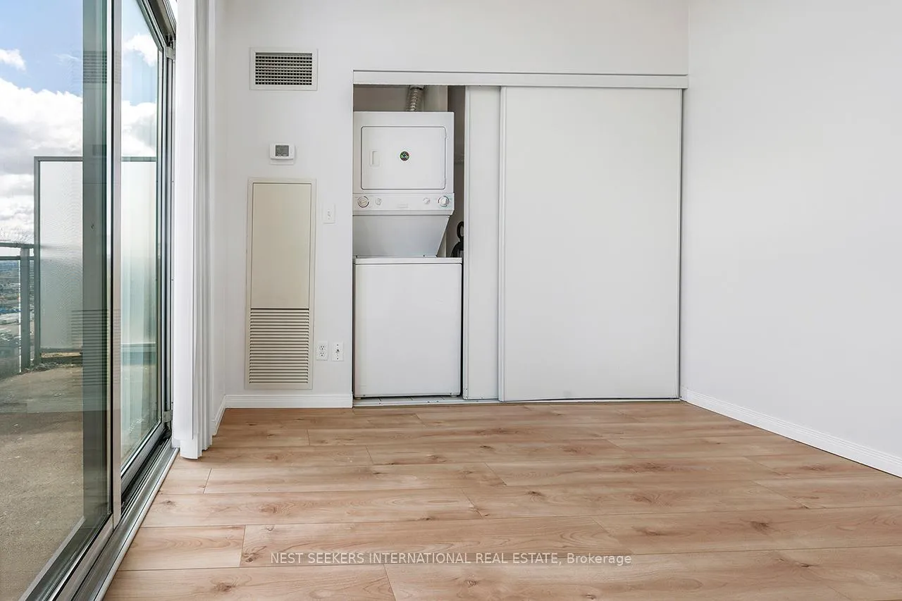 Photo 5 of Unit 2309, 215 Queen Street E, Brampton, Queen Street Corridor — HOMEH