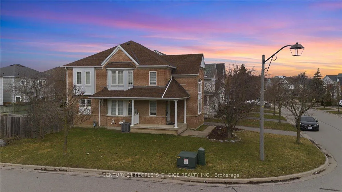 Photo 6 of 1456 Lyncroft Crescent, Oshawa, Taunton — HOMEH