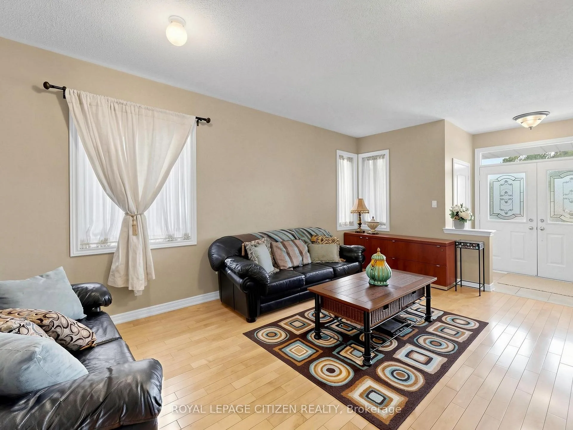 Photo 4 of Unit Upper, 23 Planter Crescent, Vaughan, Vellore Village — HOMEH