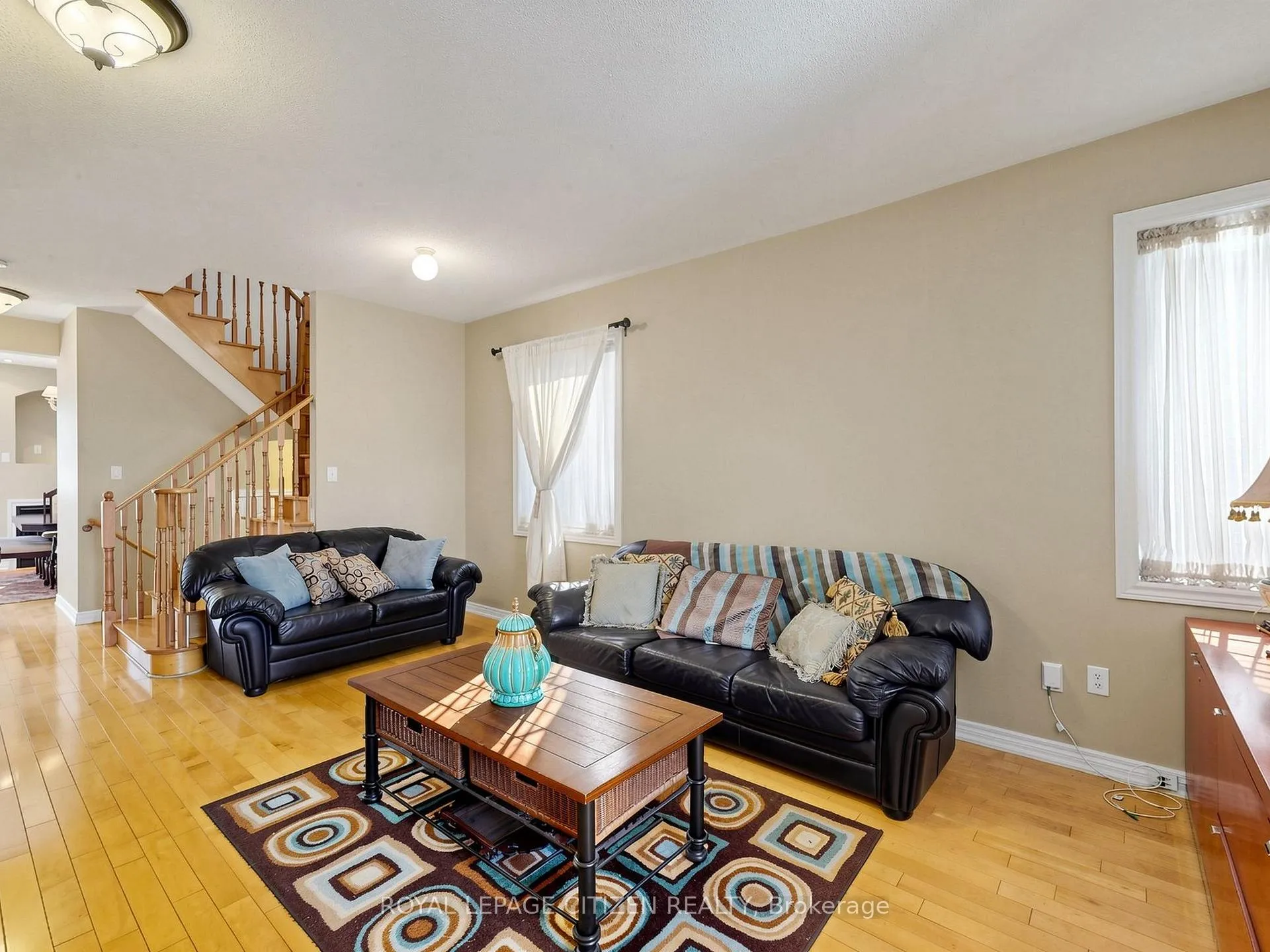 Photo 5 of Unit Upper, 23 Planter Crescent, Vaughan, Vellore Village — HOMEH