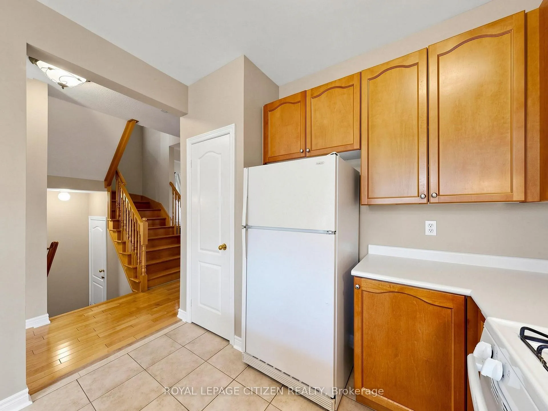 Photo 9 of Unit Upper, 23 Planter Crescent, Vaughan, Vellore Village — HOMEH