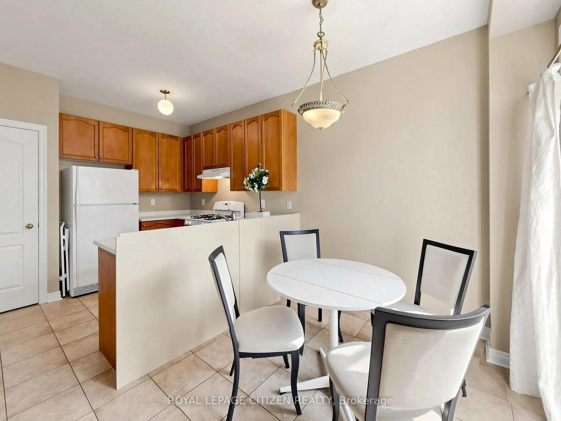 Photo 10 of Unit Upper, 23 Planter Crescent, Vaughan, Vellore Village — HOMEH