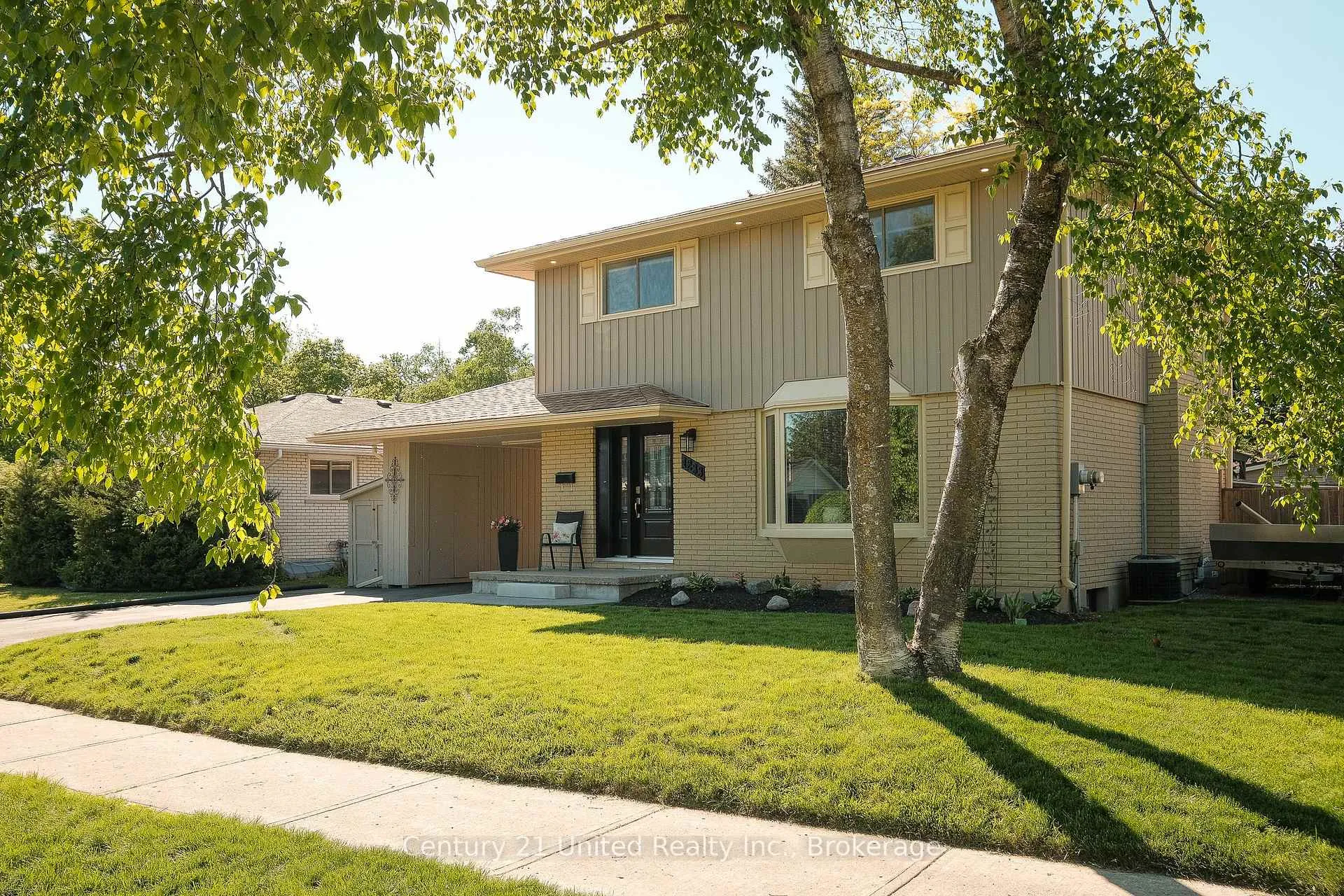 Photo 1 of 1233 Franklin Drive, Peterborough, Northcrest Ward 5 — HOMEH