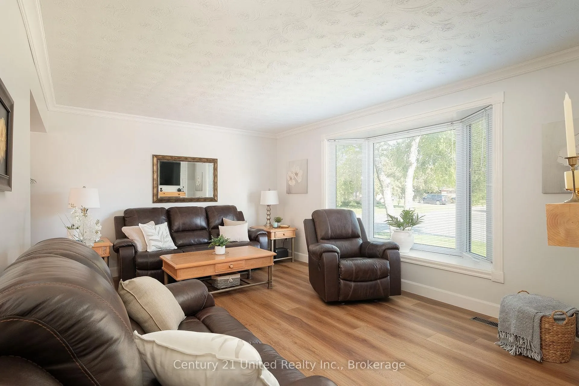 Photo 5 of 1233 Franklin Drive, Peterborough, Northcrest Ward 5 — HOMEH