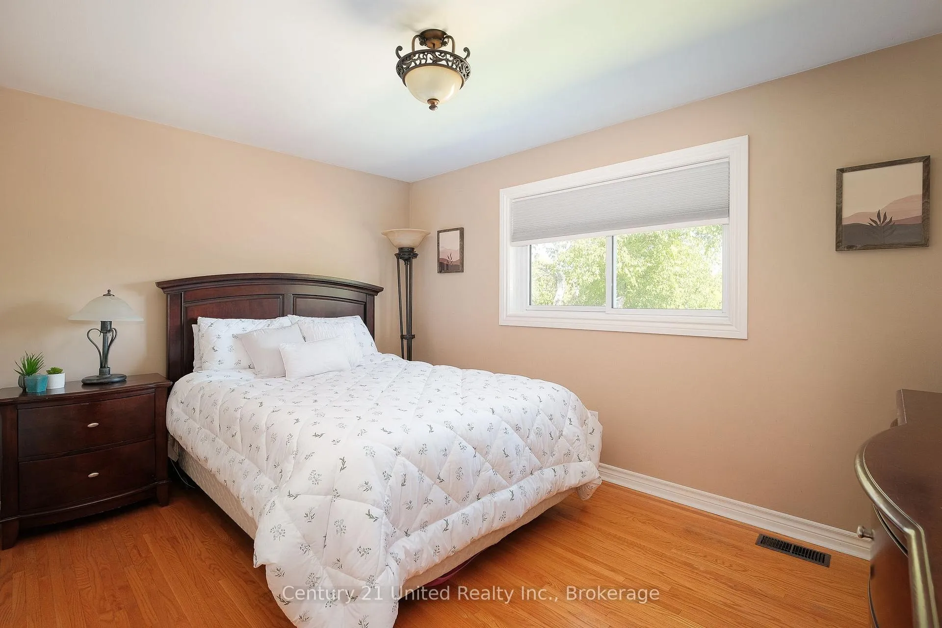 Photo 17 of 1233 Franklin Drive, Peterborough, Northcrest Ward 5 — HOMEH