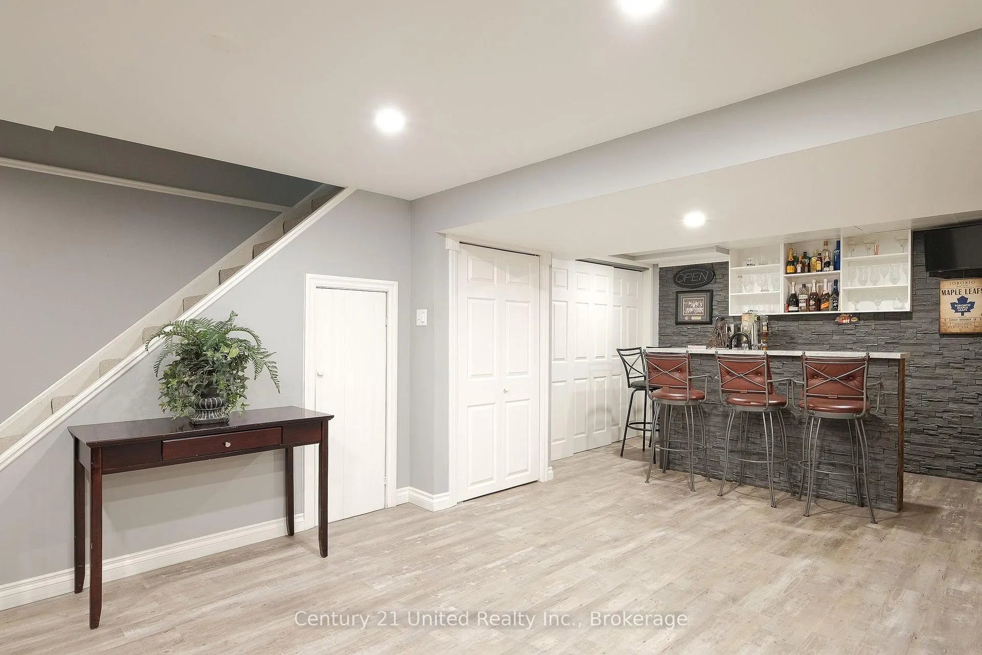 Photo 26 of 1233 Franklin Drive, Peterborough, Northcrest Ward 5 — HOMEH