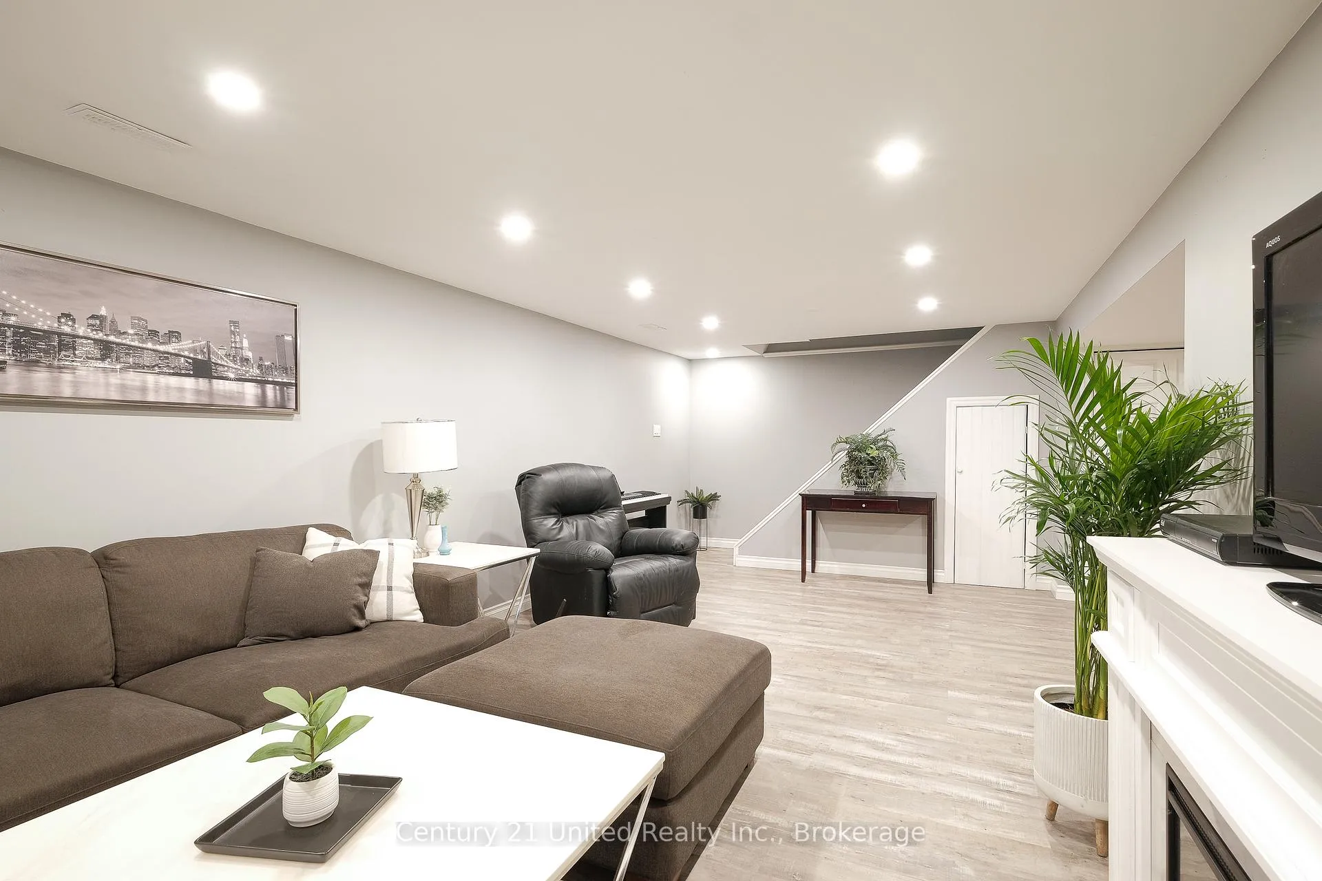 Photo 27 of 1233 Franklin Drive, Peterborough, Northcrest Ward 5 — HOMEH