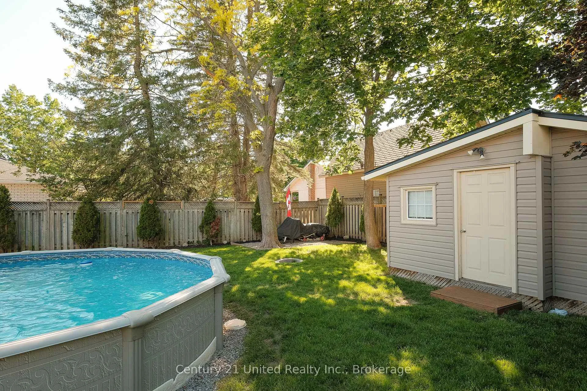 Photo 36 of 1233 Franklin Drive, Peterborough, Northcrest Ward 5 — HOMEH