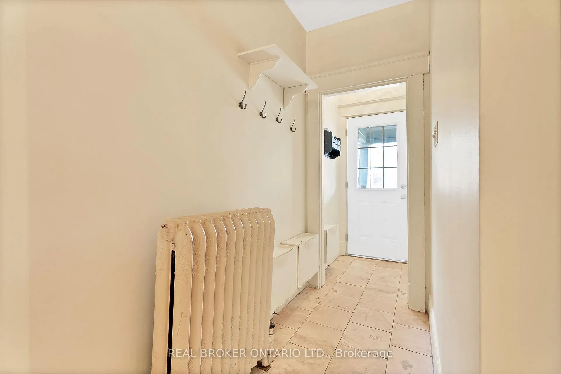 Photo 4 of Unit Main, 25 Dixon Avenue, Toronto, The Beaches — HOMEH
