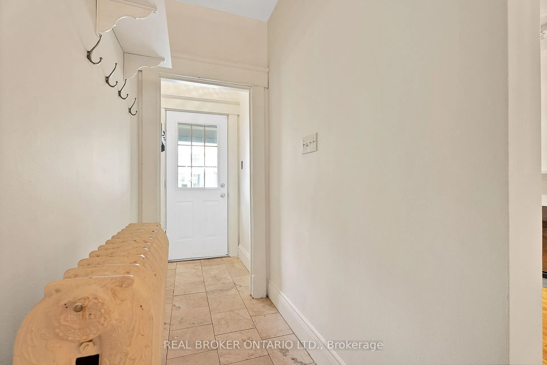 Photo 5 of Unit Main, 25 Dixon Avenue, Toronto, The Beaches — HOMEH
