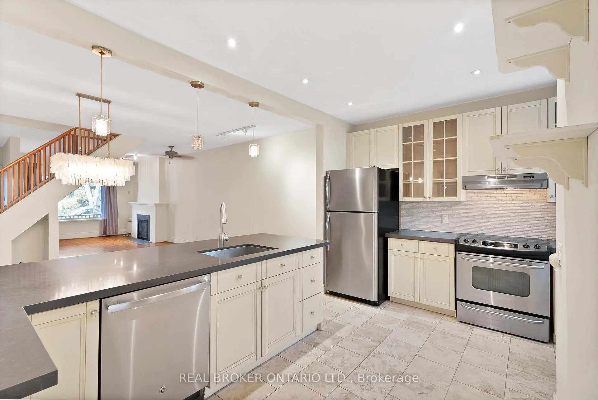 Photo 17 of Unit Main, 25 Dixon Avenue, Toronto, The Beaches — HOMEH