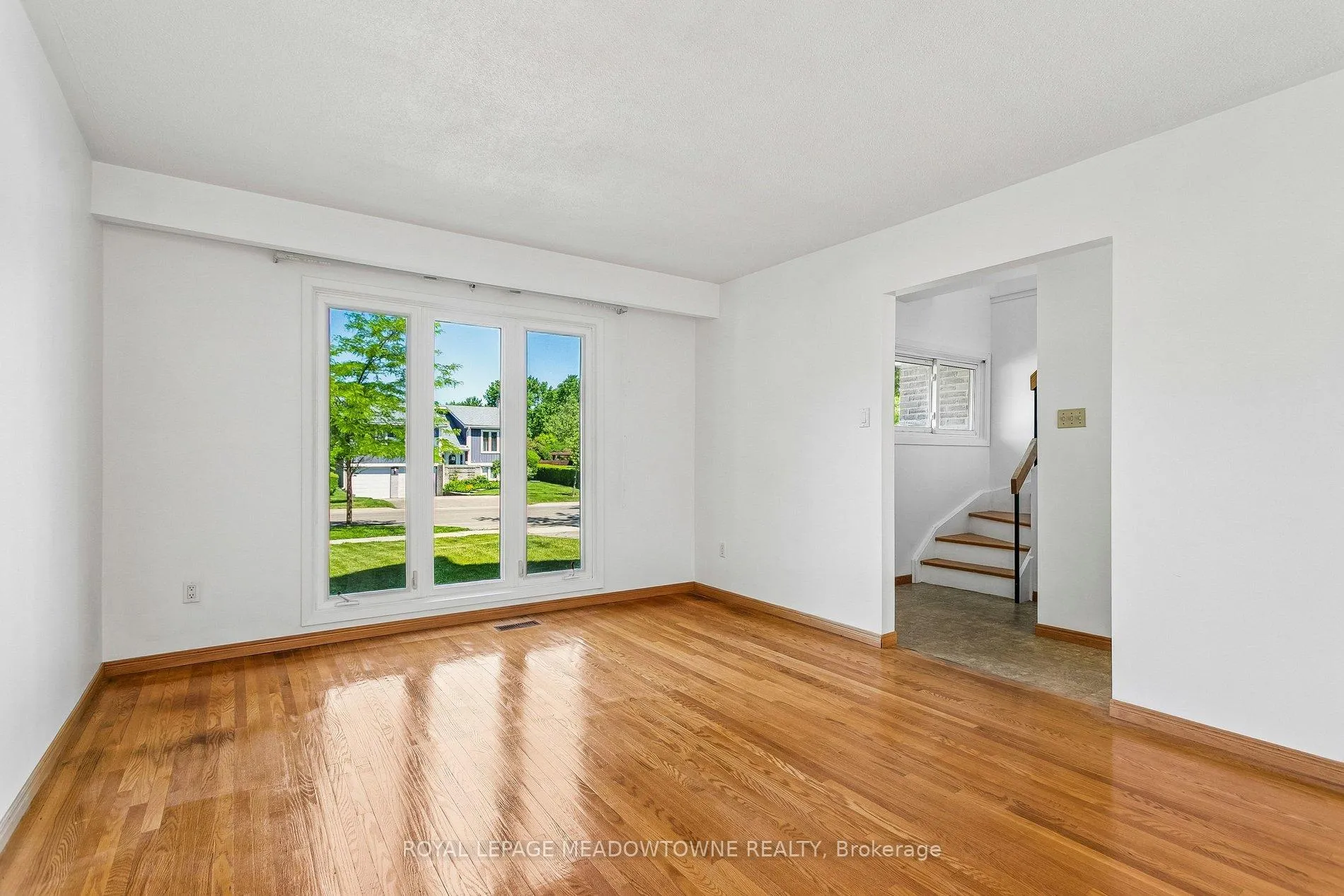 Photo 9 of 34 Plainsman Road, Mississauga, Streetsville — HOMEH