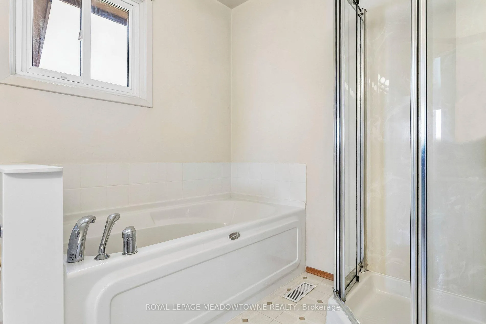 Photo 32 of 34 Plainsman Road, Mississauga, Streetsville — HOMEH