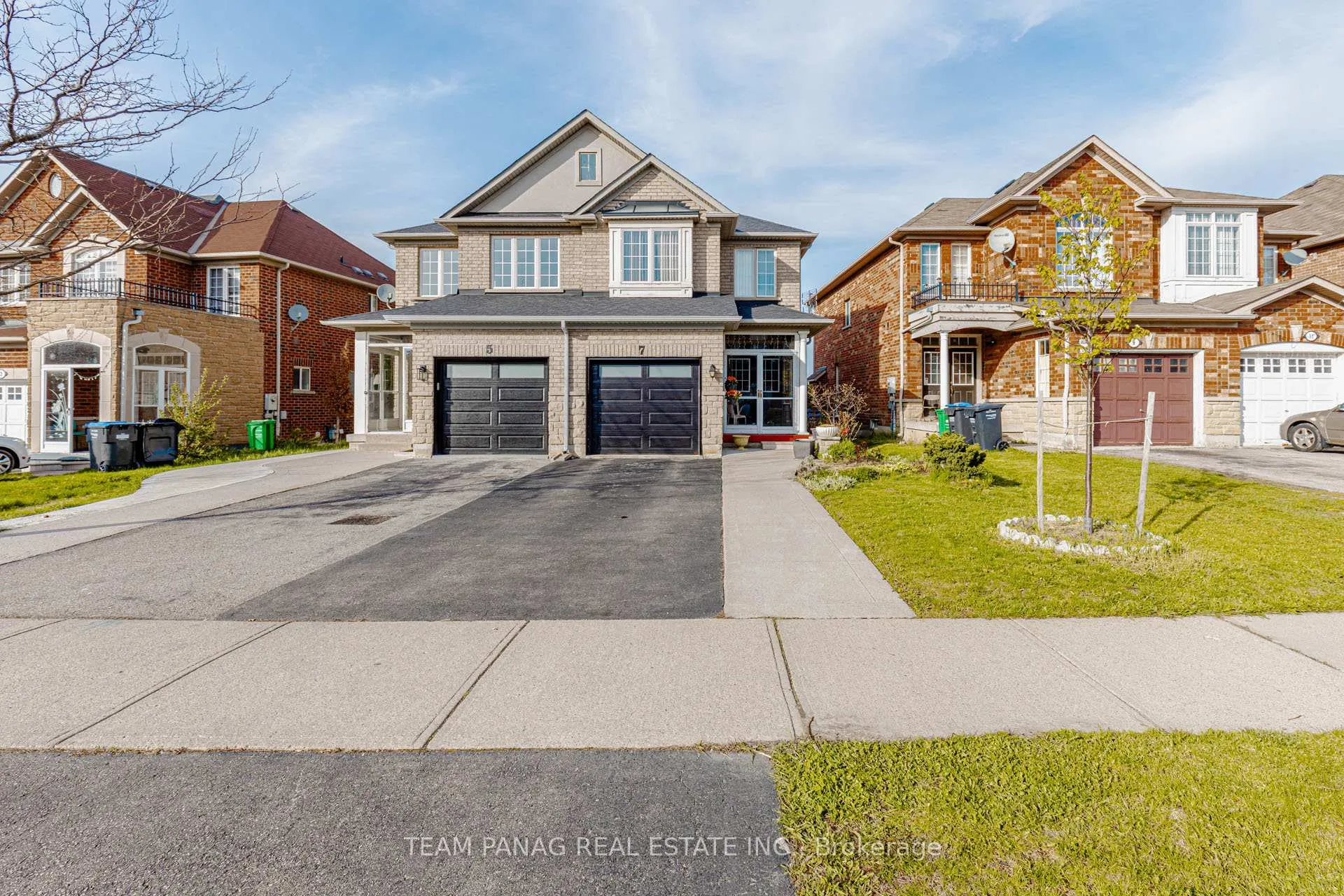 Photo 2 of 7 Cherryplum Way, Brampton, Bramalea North Industrial — HOMEH