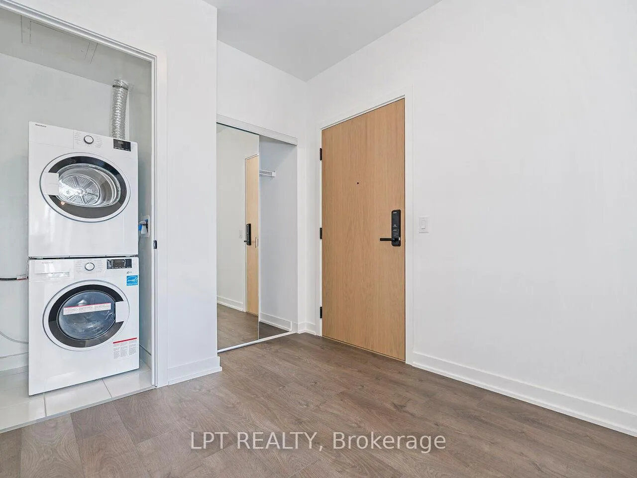 Photo 3 of Unit 1201, 5 Defries Street, Toronto, Regent Park — HOMEH