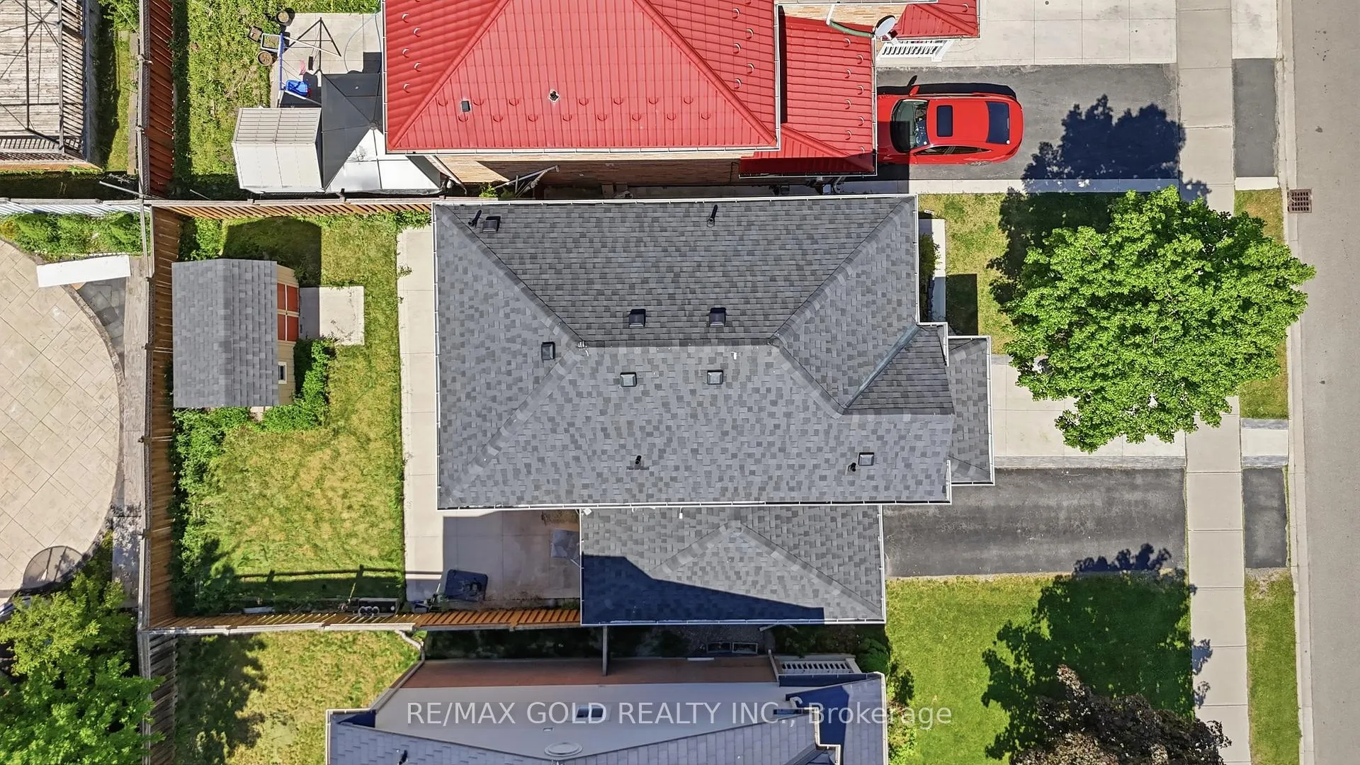 Photo 5 of 74 Sugarhill Drive, Brampton, Fletcher's Meadow — HOMEH