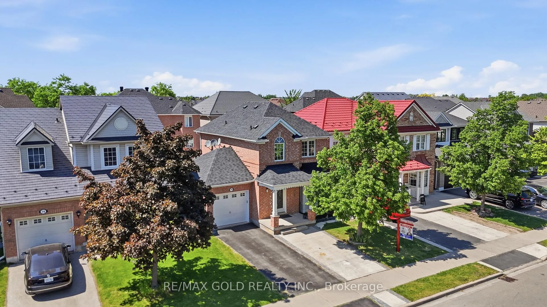 Photo 9 of 74 Sugarhill Drive, Brampton, Fletcher's Meadow — HOMEH