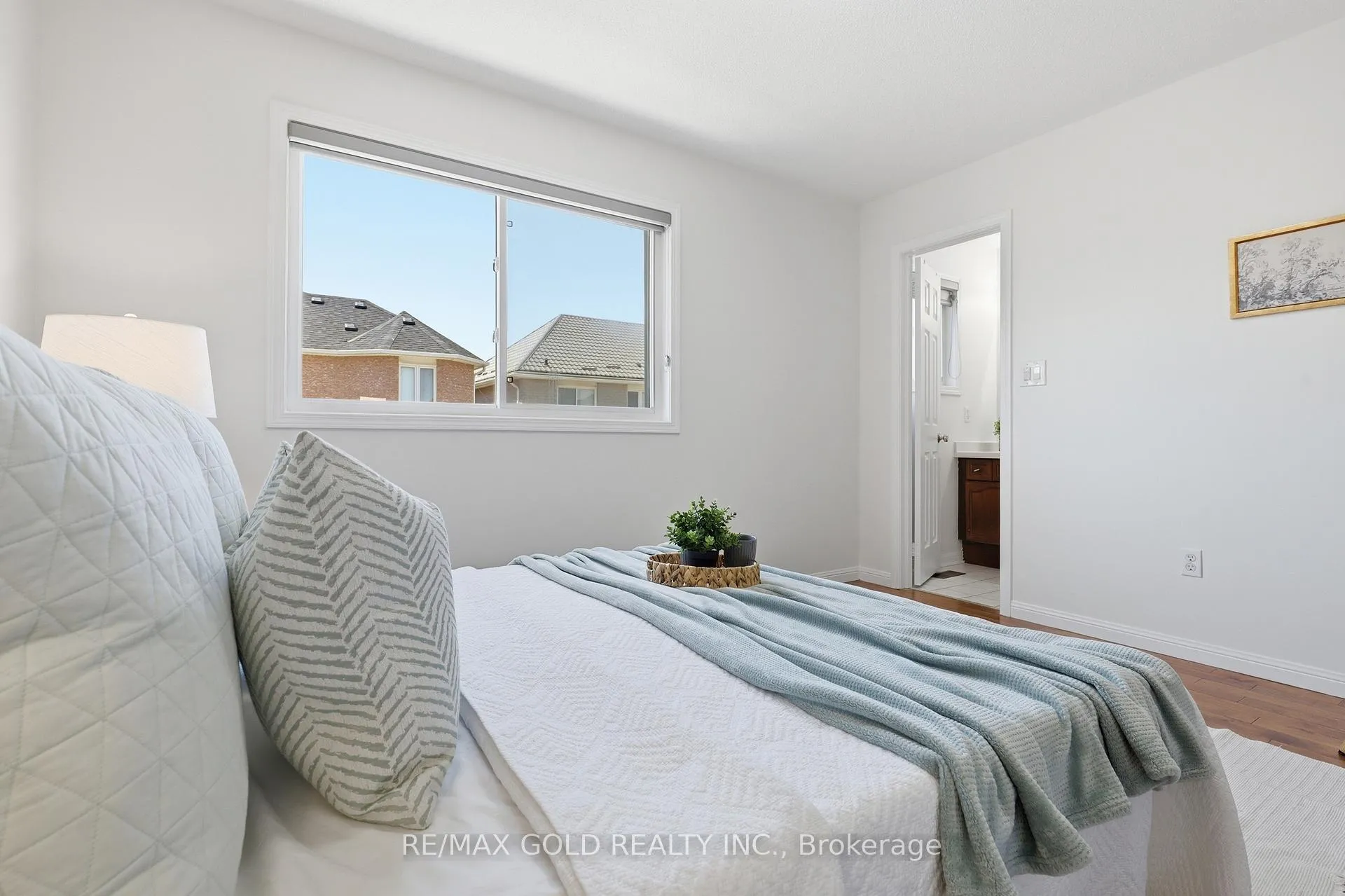 Photo 24 of 74 Sugarhill Drive, Brampton, Fletcher's Meadow — HOMEH
