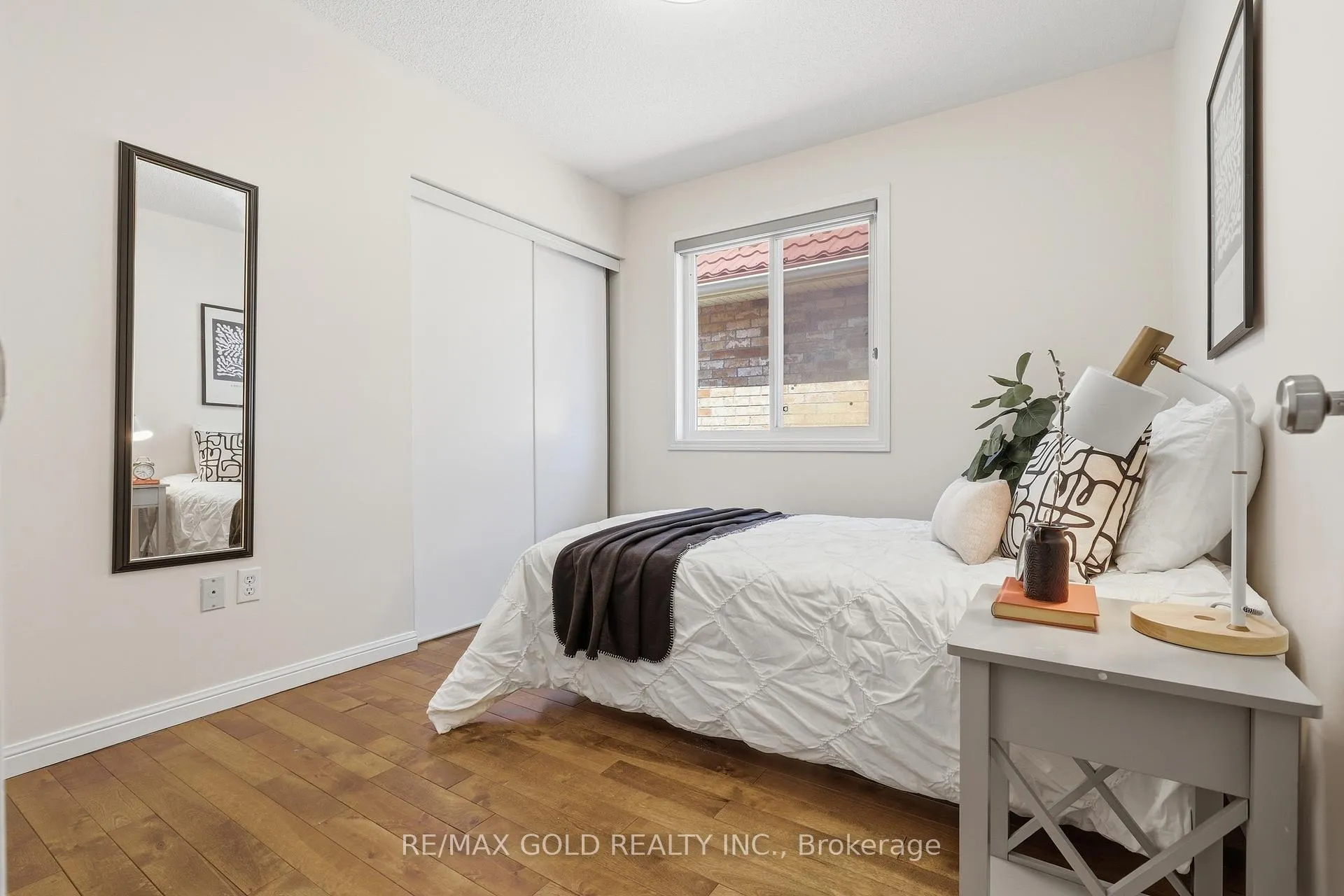 Photo 25 of 74 Sugarhill Drive, Brampton, Fletcher's Meadow — HOMEH